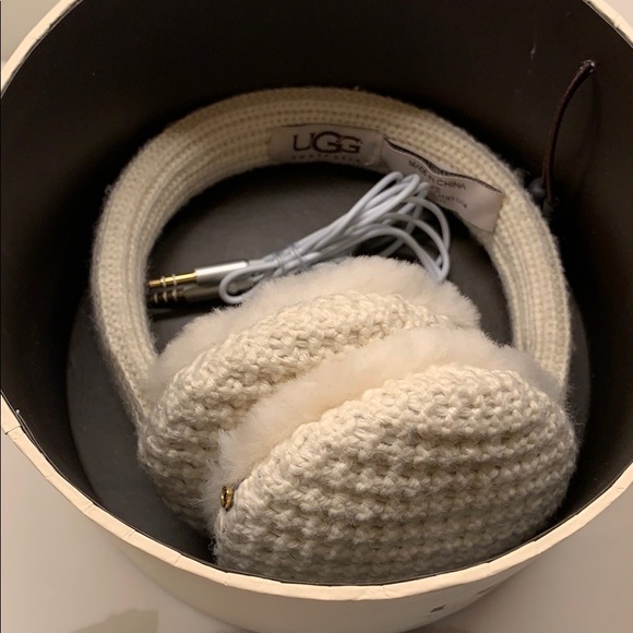 Ugg Wired earmuffs cream colored with box - Picture 3 of 8